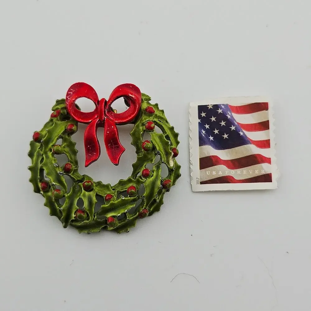Hand Painted Christmas Wreath Brooch Pin Green Traditional Festive Holiday